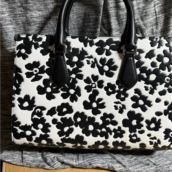 Michael Kors Sheila medium CZ satchel - Picture 2 of 7